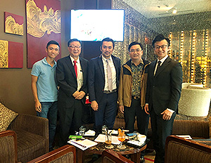 ベトナムでドクター.・政府厚労省のトップとBusiness meeting 