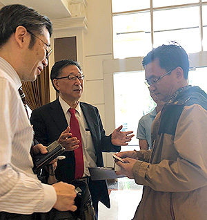 ベトナムでドクター.・政府厚労省のトップとBusiness meeting 